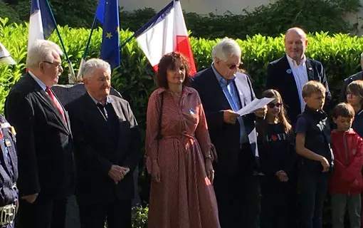 C&eacute;r&eacute;monie de Mezel